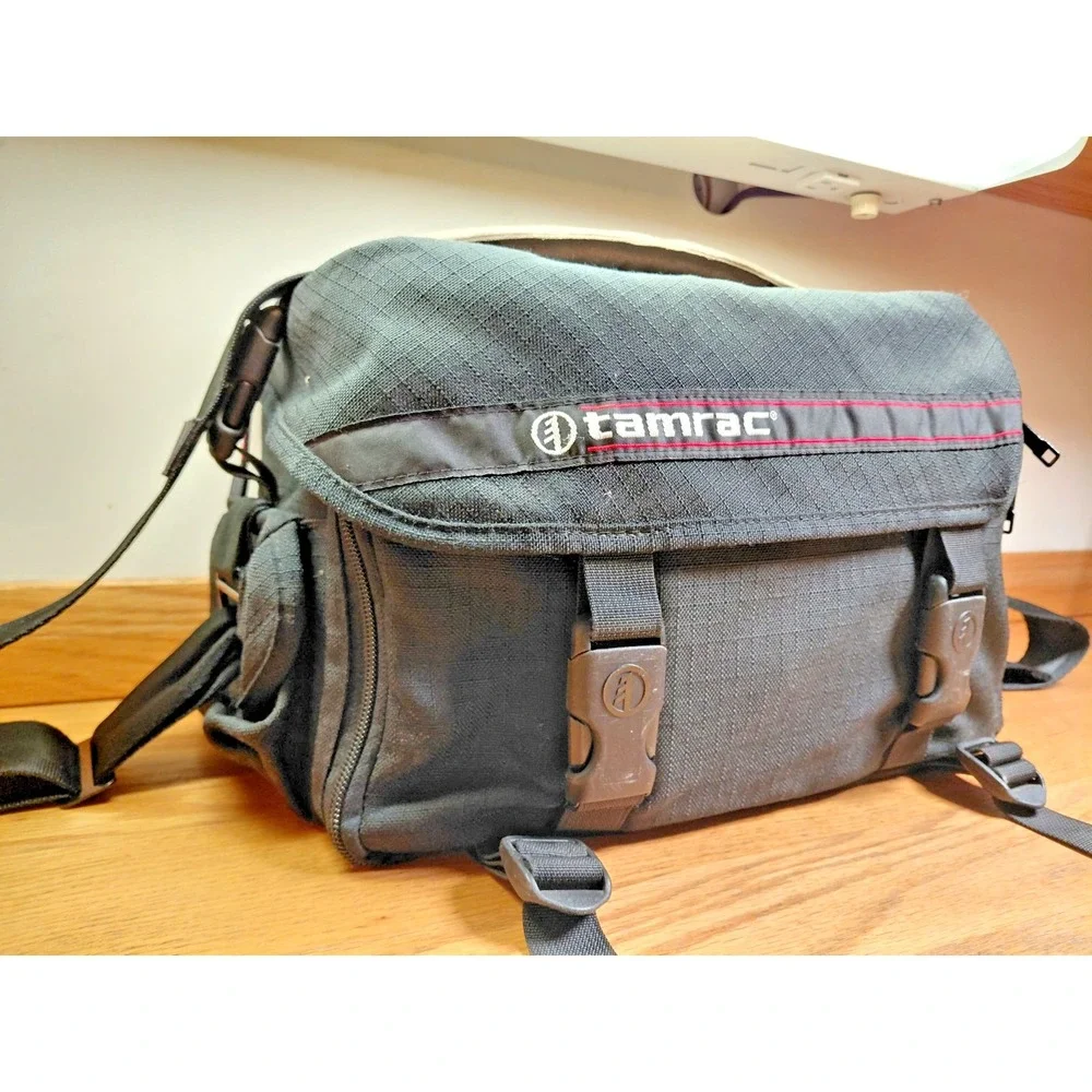 Vintage Tamrac Camera Bag – Black Shoulder Case for DSLR / SLR Cameras & Lenses